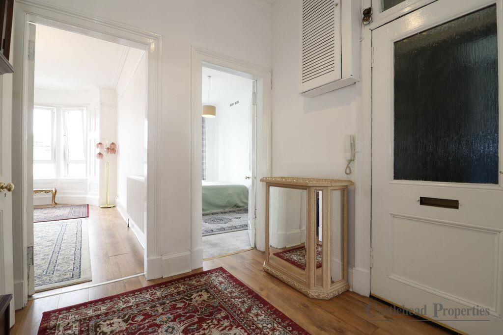 Apartment in Paisley, Renfrewshire - More