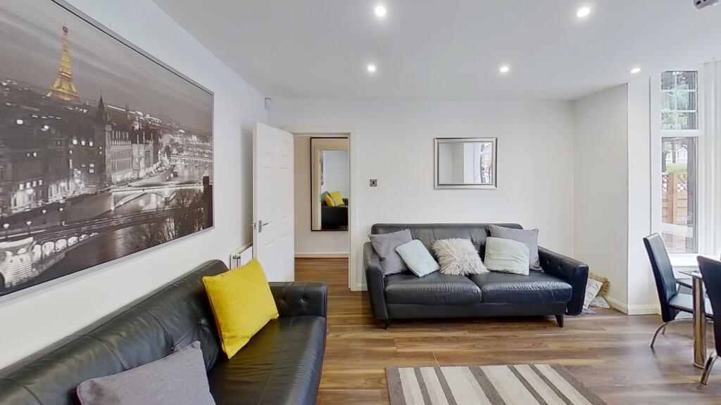House in Leeds - View 2
