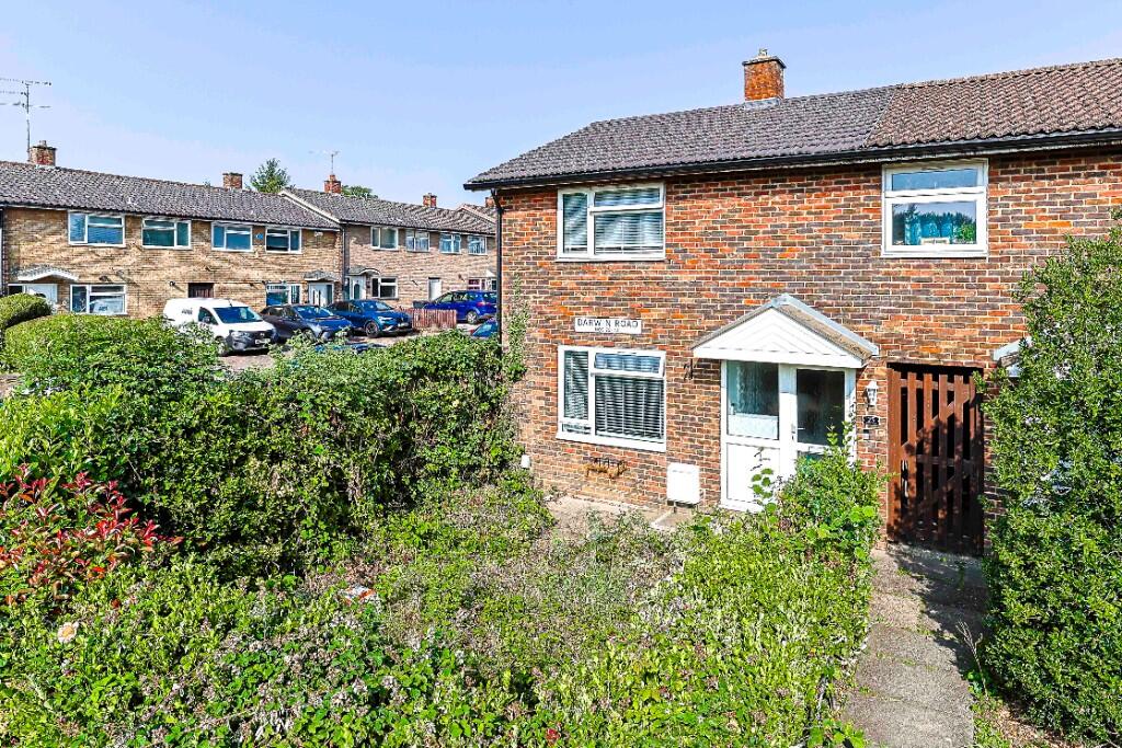 2-bed terraced on Darwin Road, Stevenage, Hertfordshire, SG2, £300,000