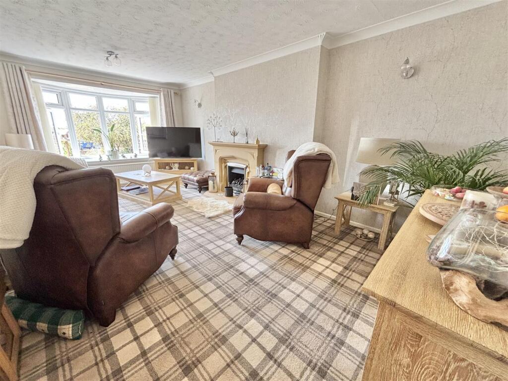 Yarrells Close, Upton, Poole photo 5