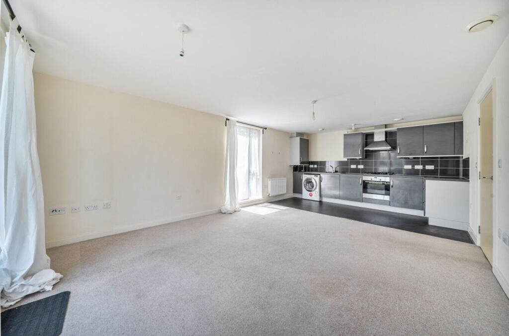 Lime Tree Square, Street, BA16 photo 2