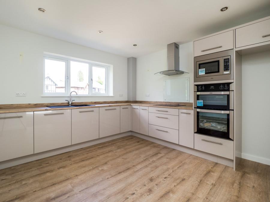 Main image of property: Thackerays Lane, Woodthorpe, NG5 4JD