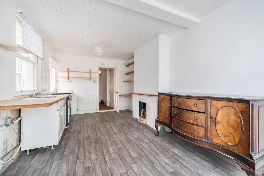 Apartment in London, Southbury - More