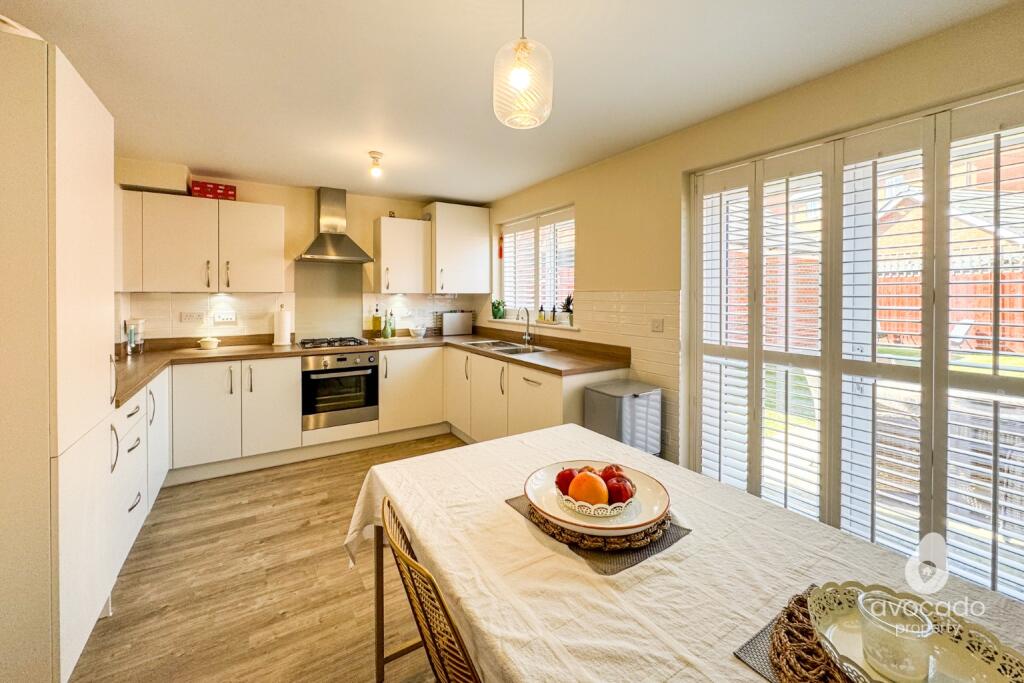 House in Spencers Wood, Ryeish Green, Shinfield - View 3