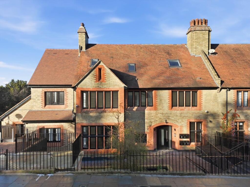 Main image of property: Nether Street, West Finchley London N3