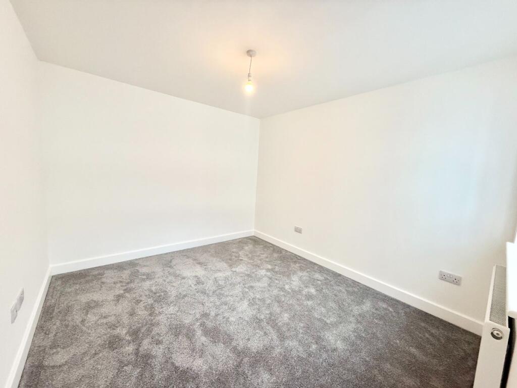Apartment in Southend-on-Sea - View 2