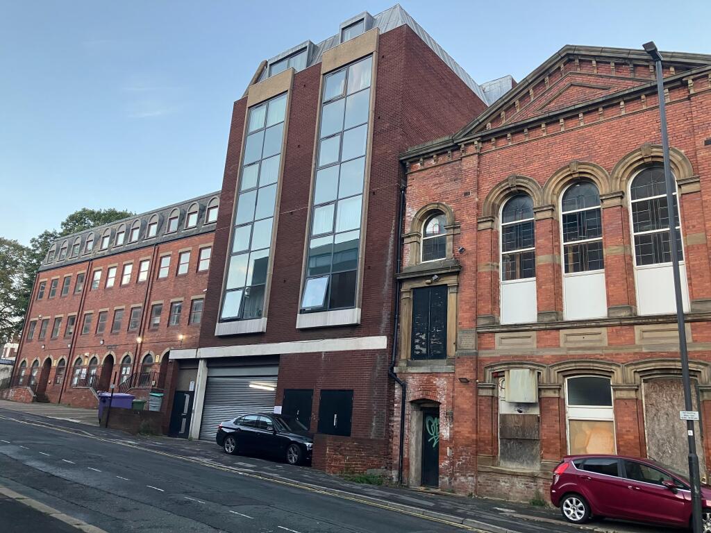 Apartment in Wakefield - View 2