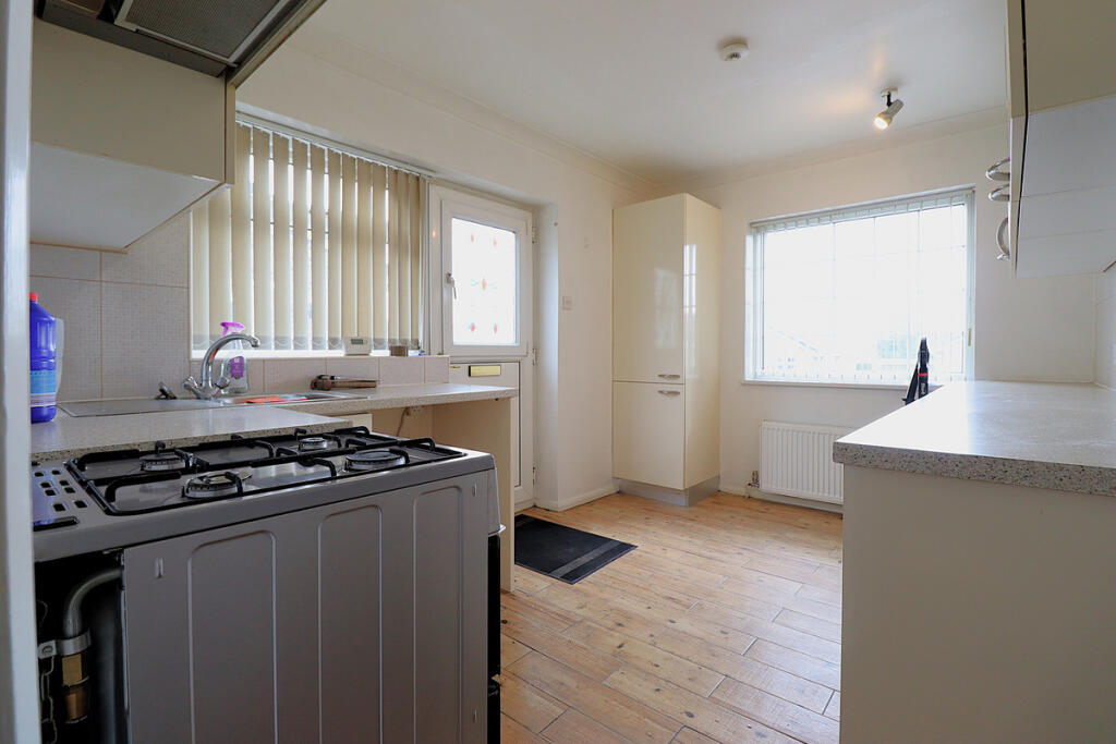 Lansdowne Crescent, Darton Barnsley, S75 photo 4