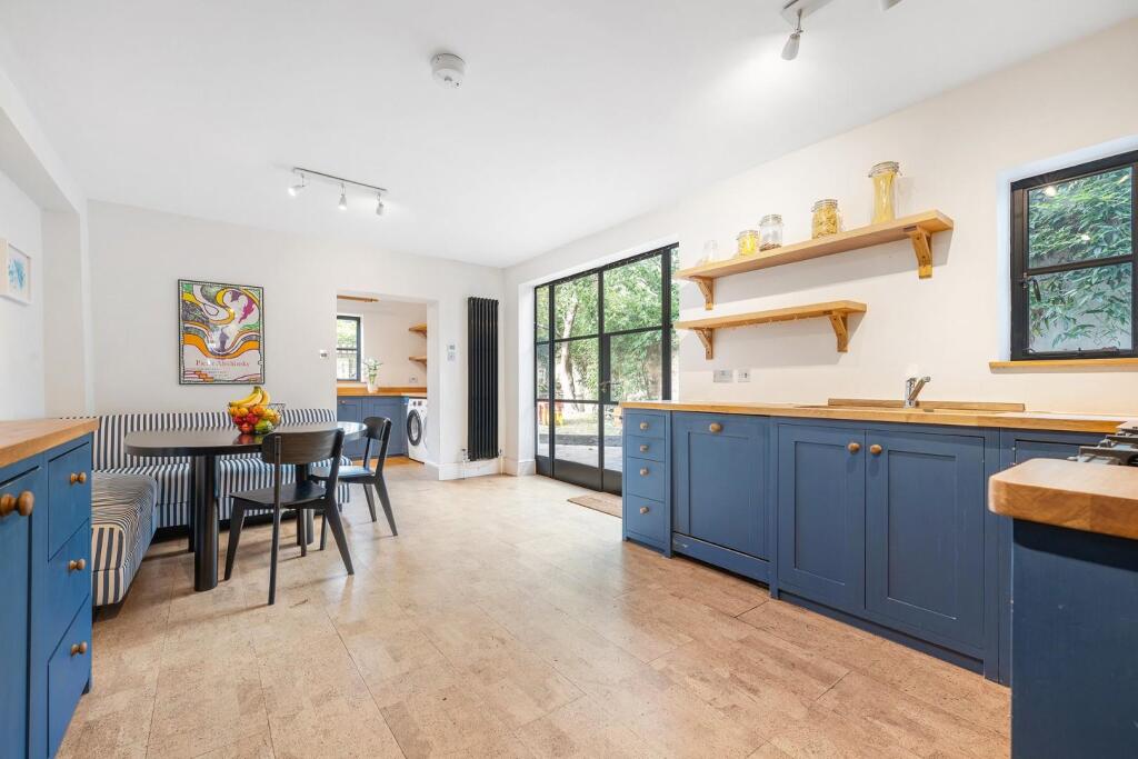 House in London - View 4
