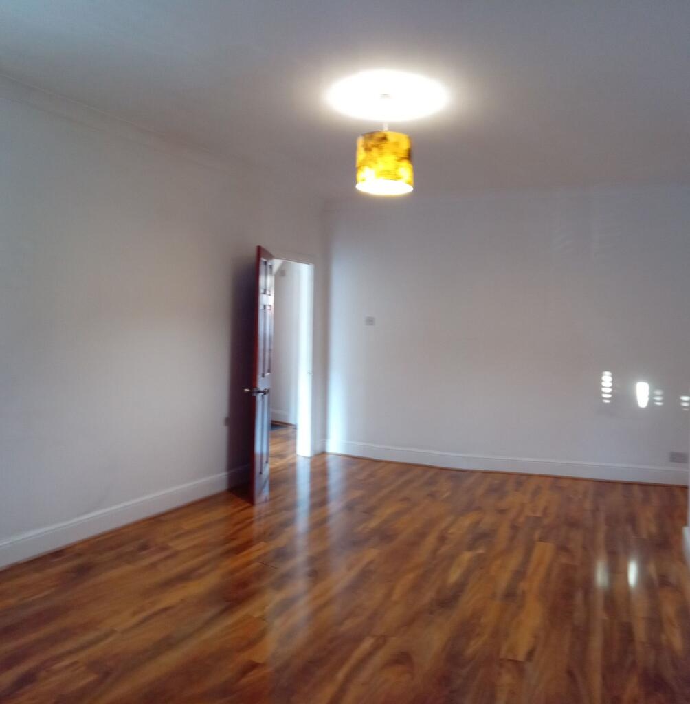 House in Croydon - View 5