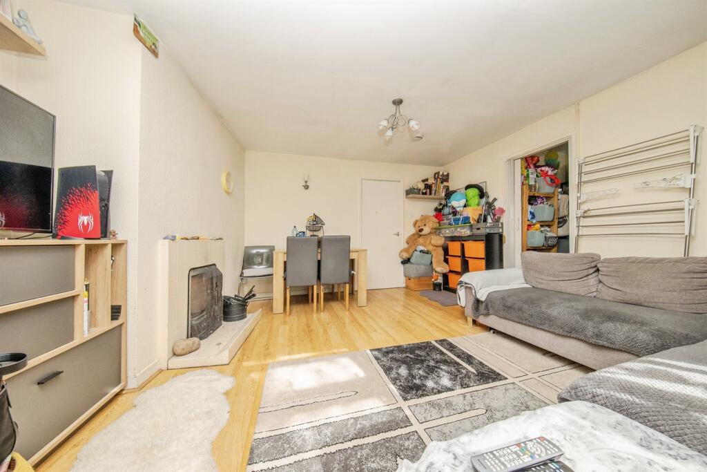 Apartment in East Suffolk, Melton - View 4