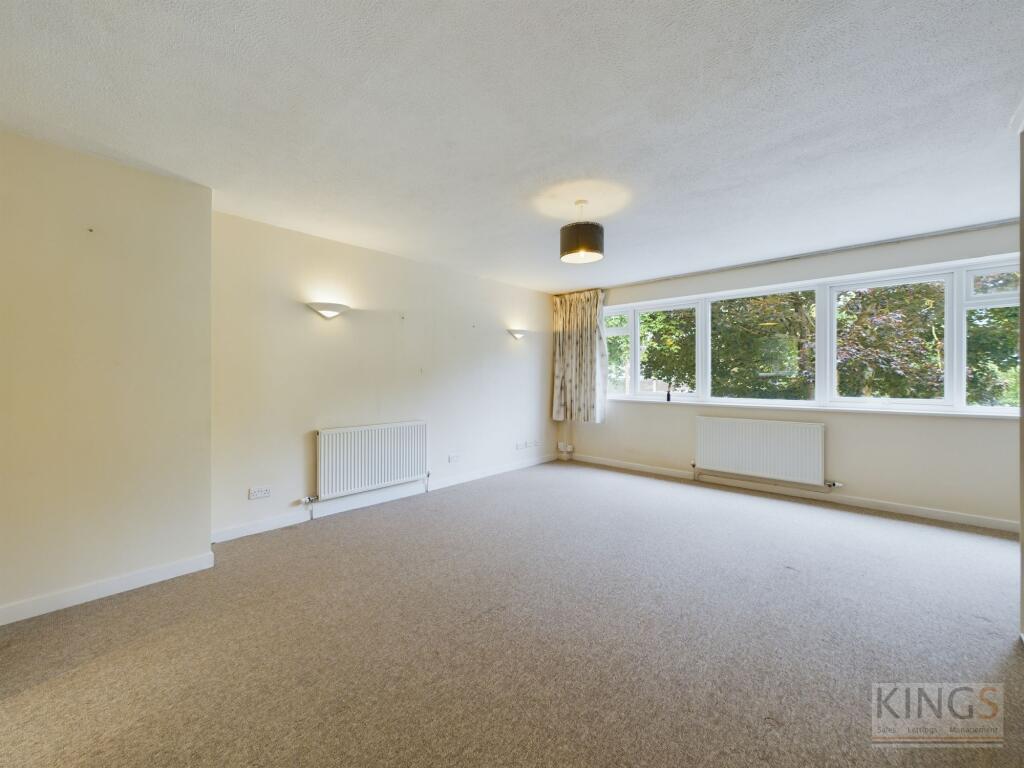 House in Hatfield - View 2