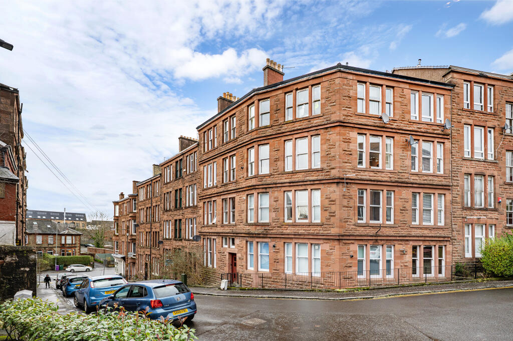 Main image of property: Flat 3/2, 21 Craig Road, Cathcart, Glasgow, G44
