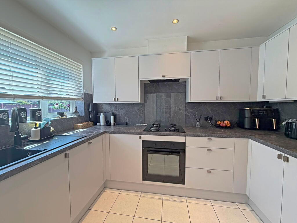 3-bed semi-detached on Nightingale Crescent,Harold Wood,RM3 0GD, £450,000