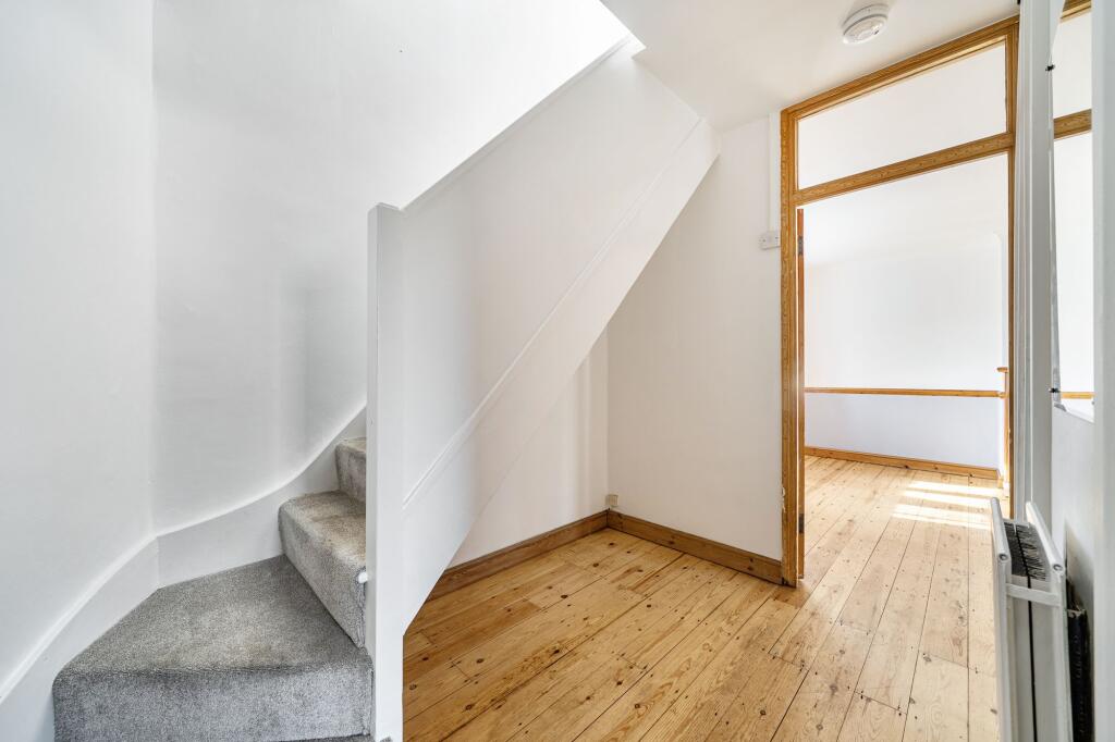 House in Twickenham - View 5