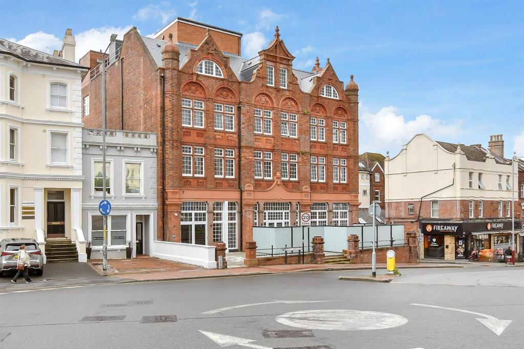 Main image of property: The Carriage House, Grosvenor Road, Tunbridge Wells, Kent
