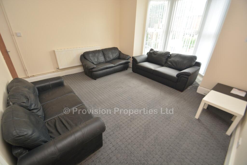 6 bedroom terraced house for rent