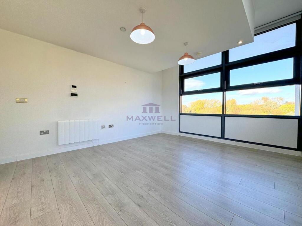 Edinburgh House, Edinburgh Gate, Harlow photo 4