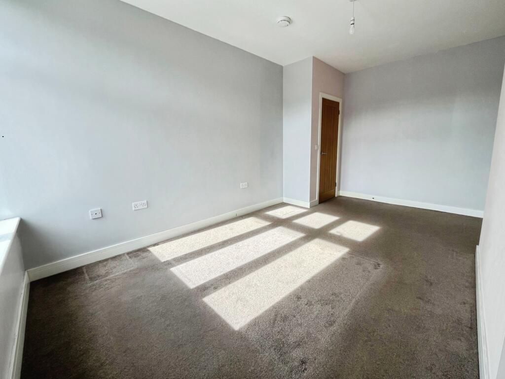 Apartment in Totland, Colwell Bay - More