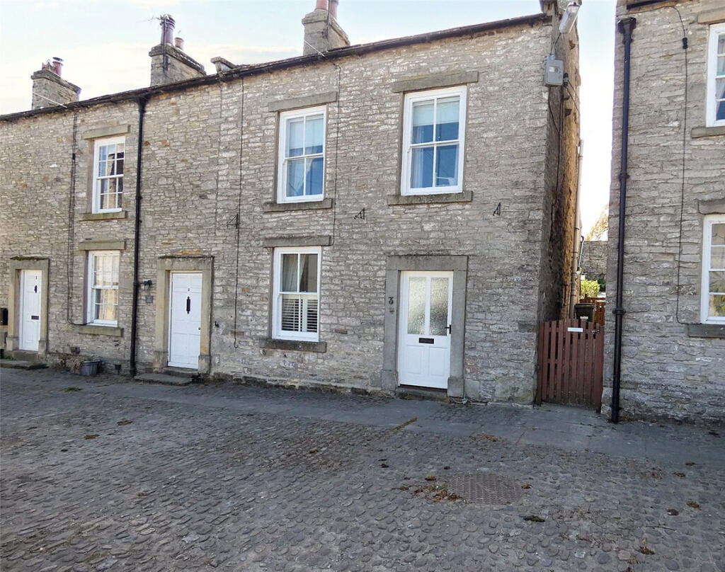 Main image of property: 3 West End Middleham, Leyburn DL8 4QJ