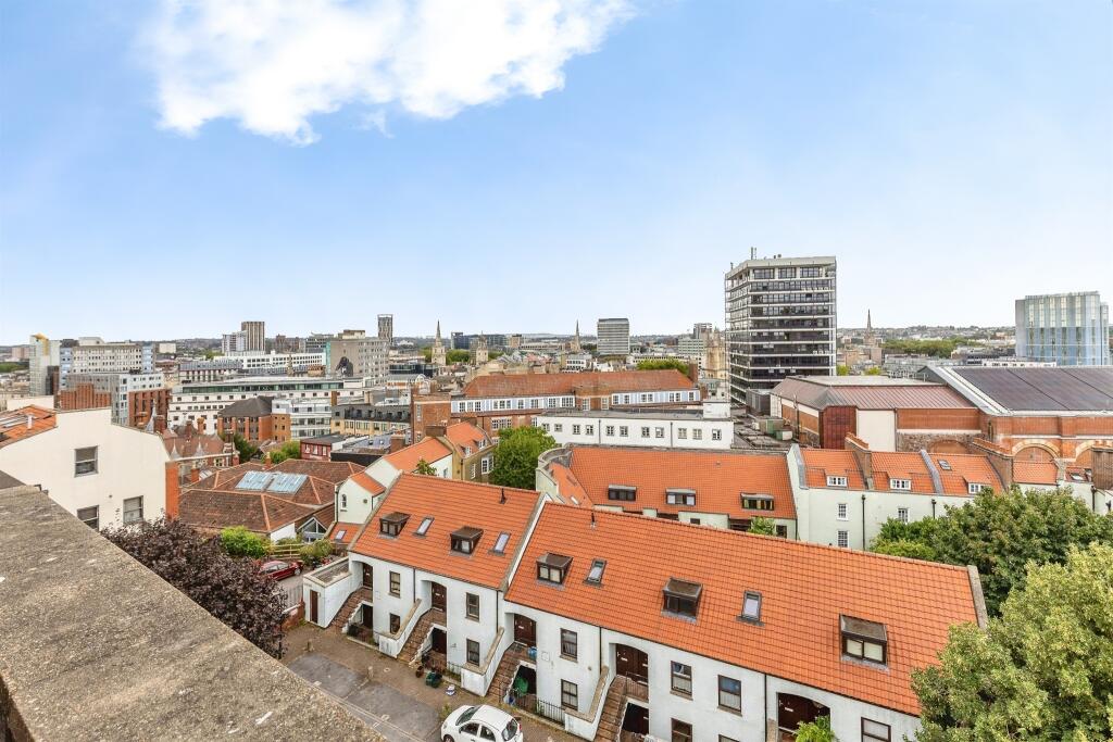 Apartment in Bristol - View 2