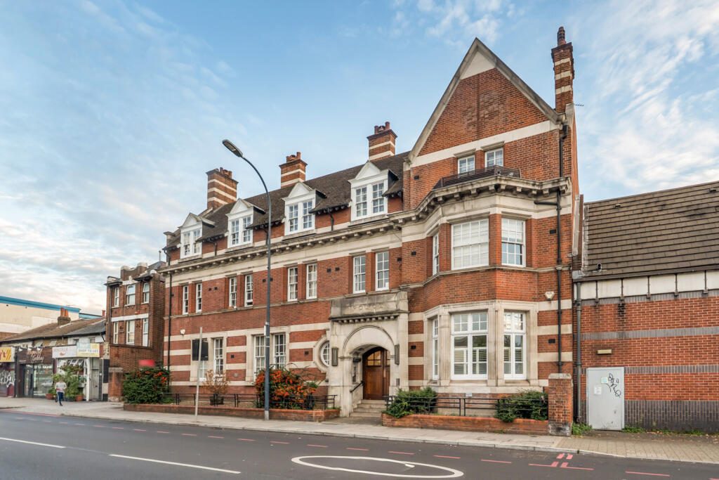 Apartment in London, Dacre Park Estate, Blackheath - View 2