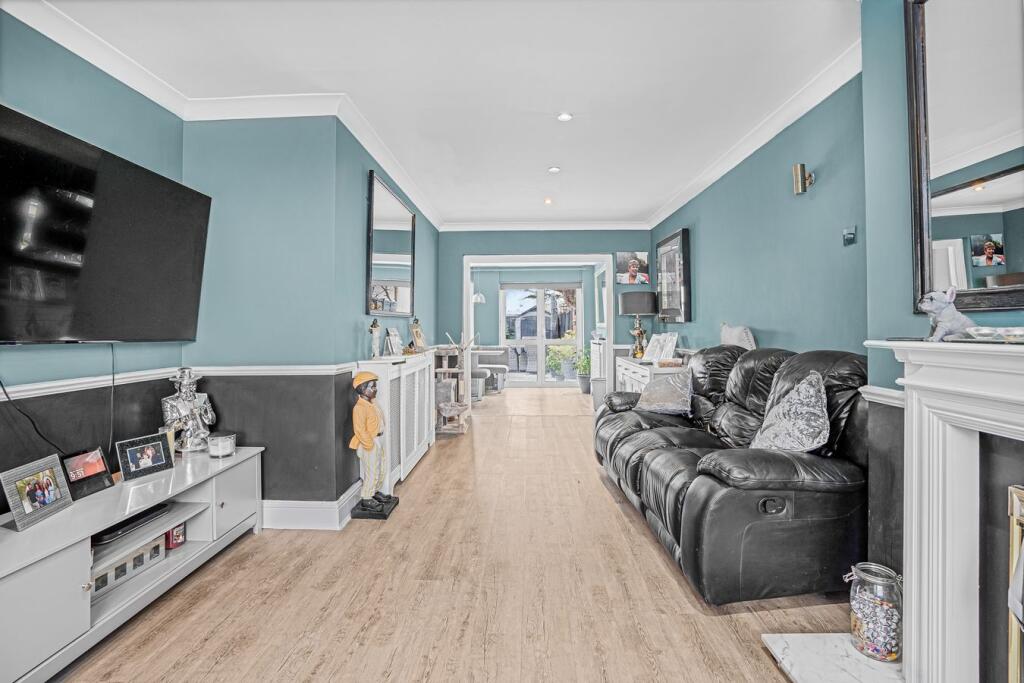 House in Spelthorne, Surrey - View 5