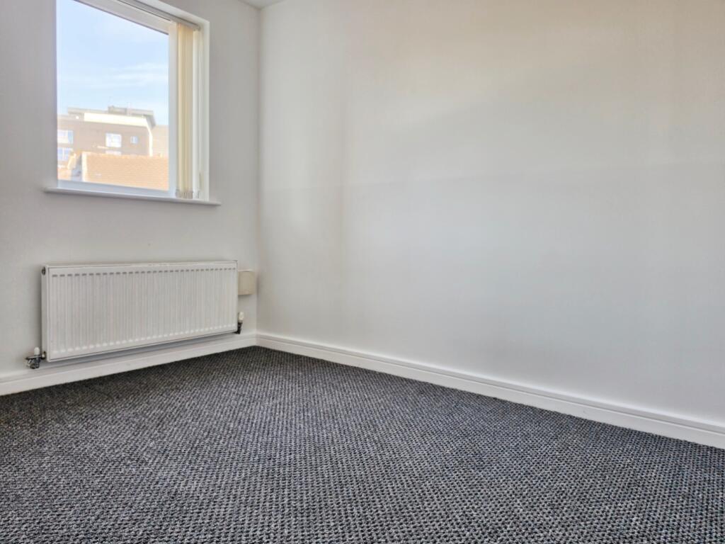 Apartment in Oldham, Mumps - More