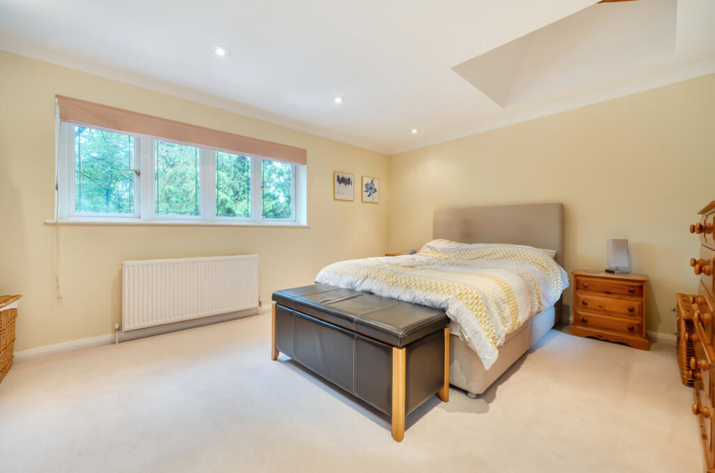 House in Surrey Heath, Surrey - More