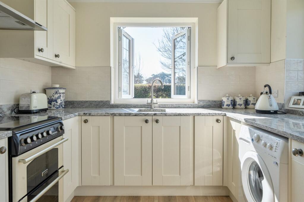 House in Portsmouth - View 3