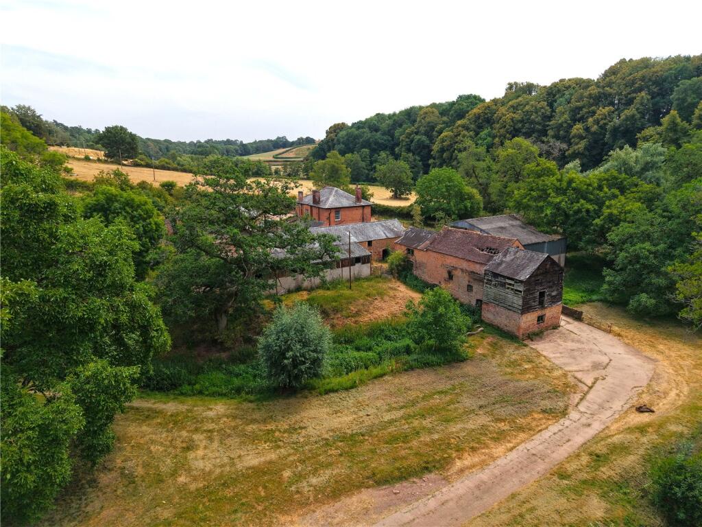 House in Gloucester - View 5