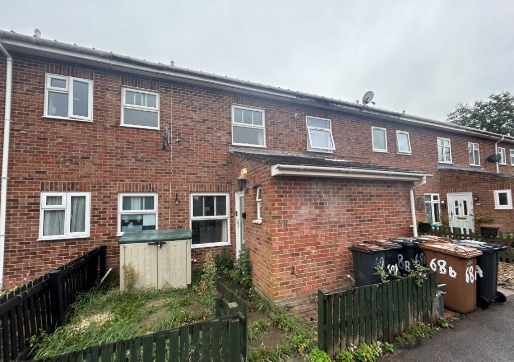 3-bed terraced on 69 Galahad Close, Andover, SP10 4BN, £185,000