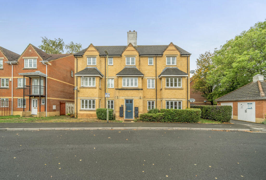 Main image of property: East Field Close, Headington, Oxford, Oxfordshire, OX3