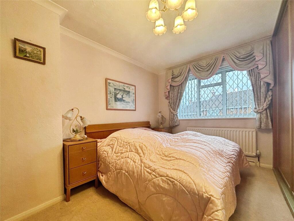 Prince William Drive, Tilehurst, Reading – další