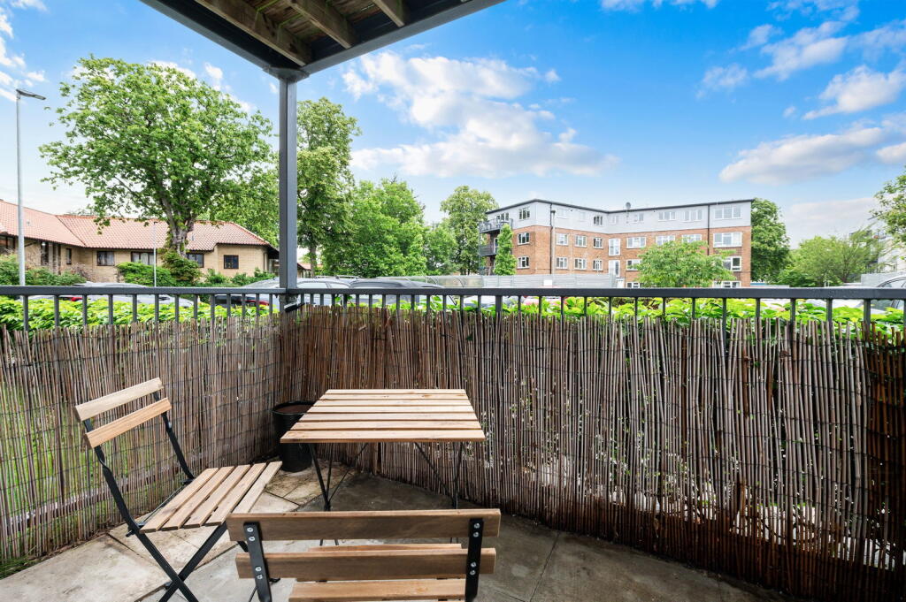 Apartment in London - View 3