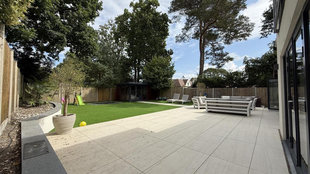 Additional image 4 of Blake Hill Crescent, Lilliput