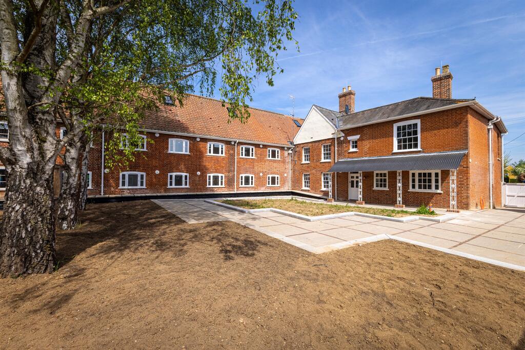 Main image of property: The Old Hop, Hadleigh, Ipswich