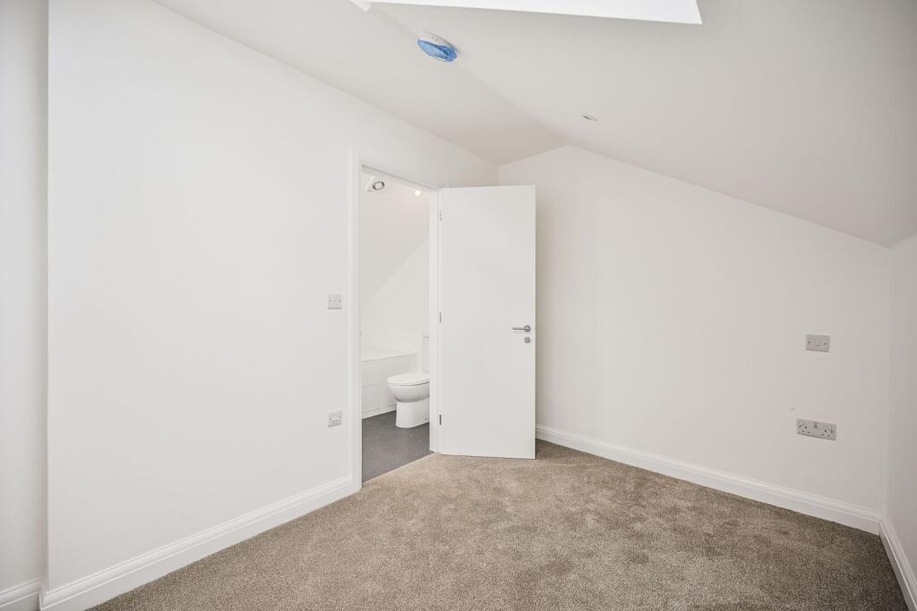 House in London - View 5