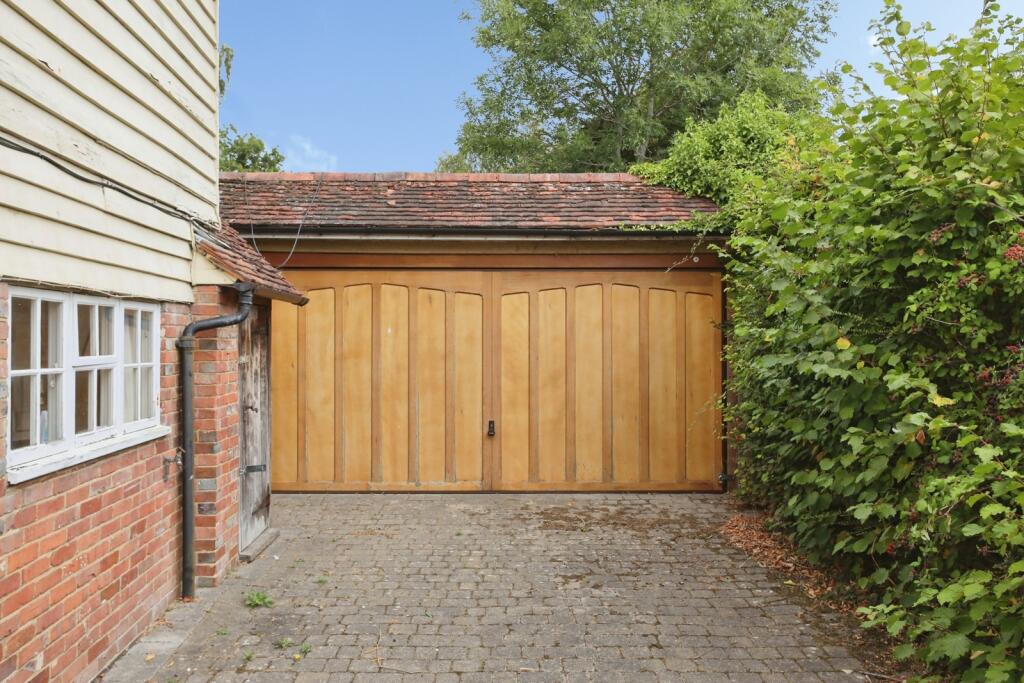 House in Tonbridge - More