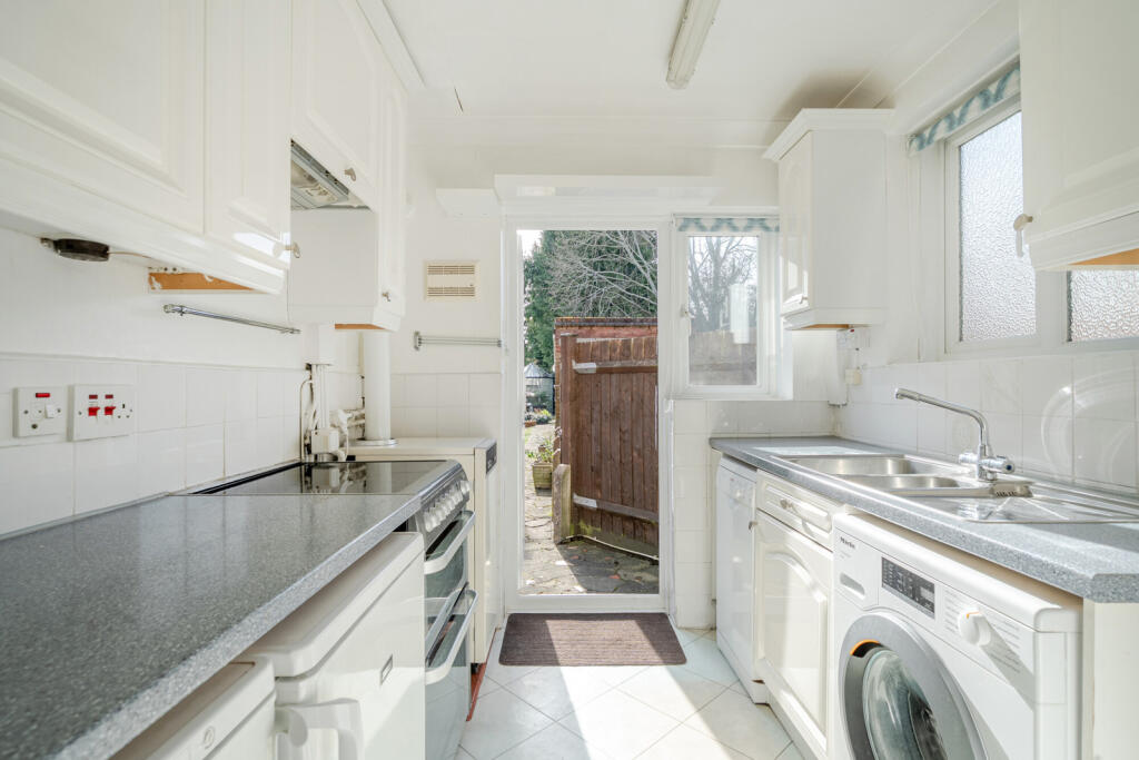 Link Way, Denham photo 3