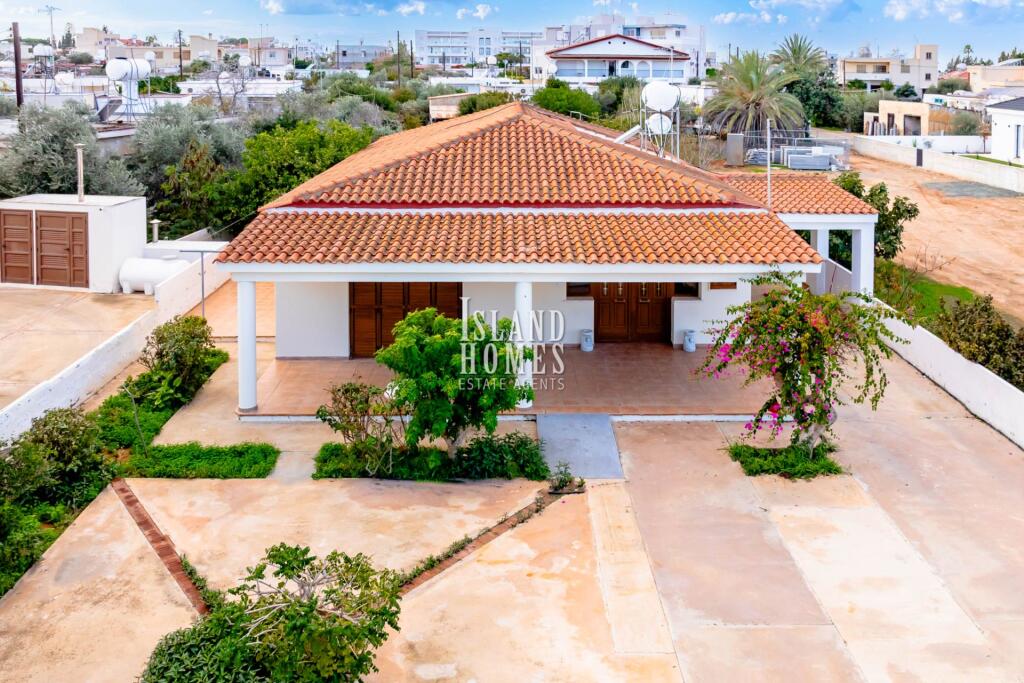 Main image of property: Deryneia