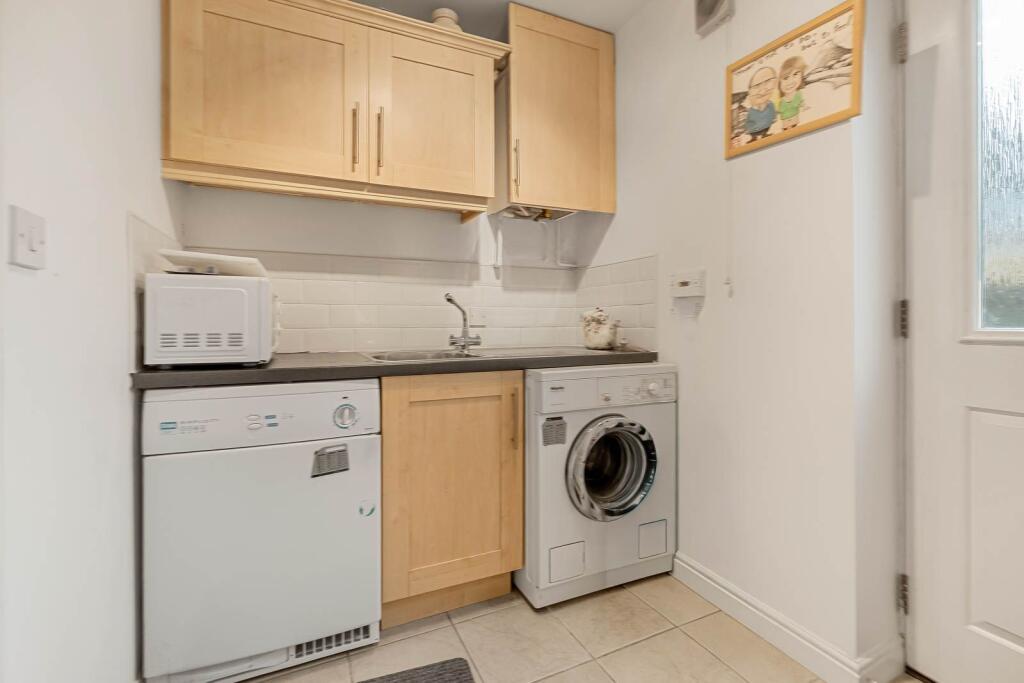 House in Kirklees, West Yorkshire - More