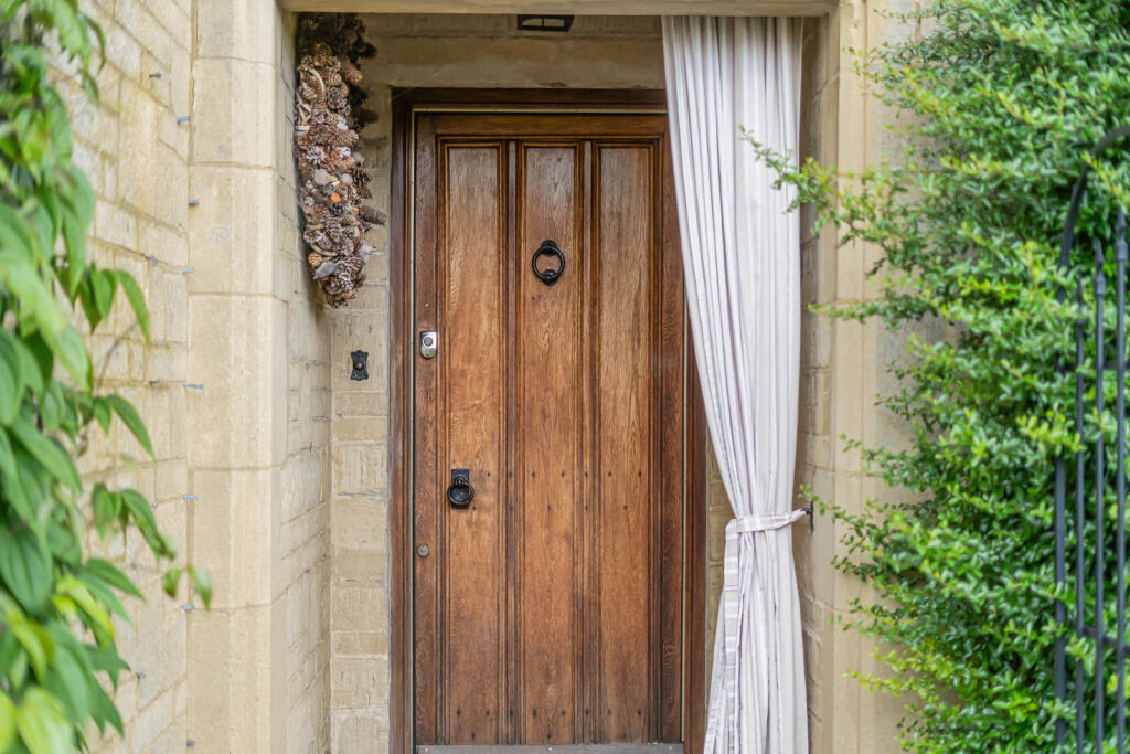 House in Gloucester - View 5