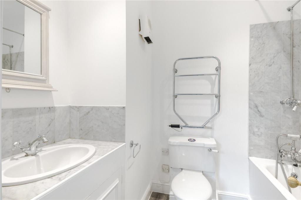 2 bedroom maisonette for rent