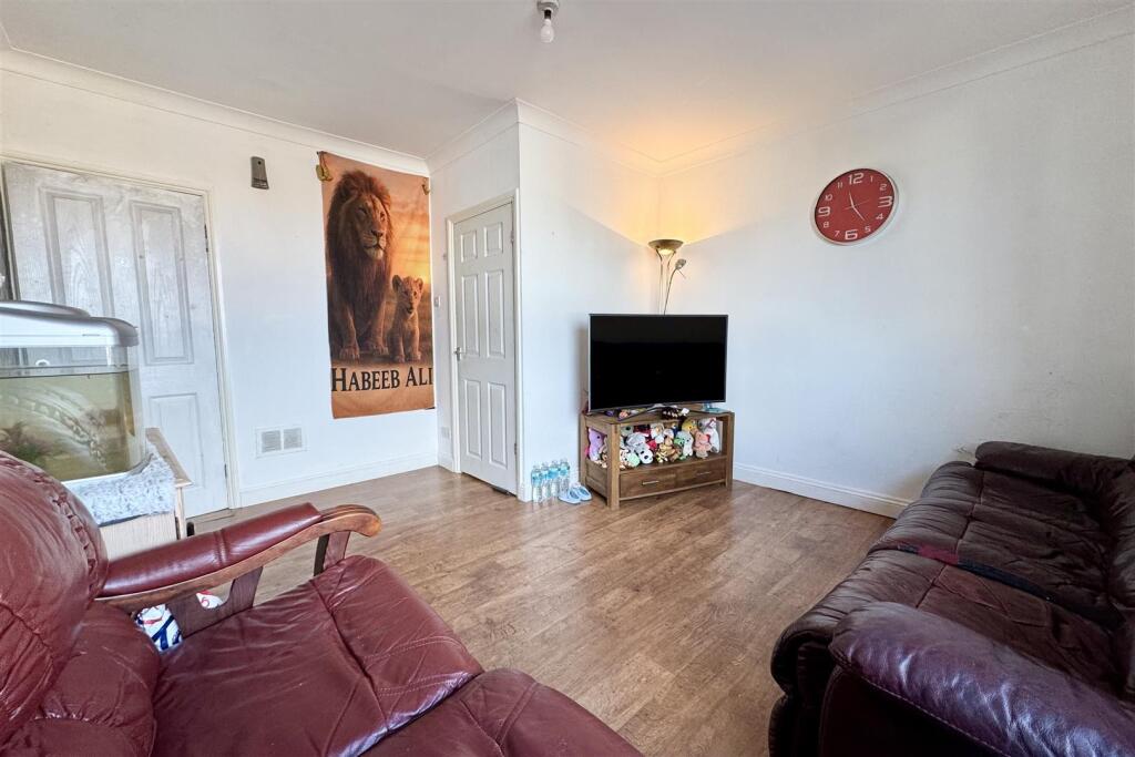 Harlow Crescent, Thornaby, Stockton-On-Tees, TS17 9BA photo 3