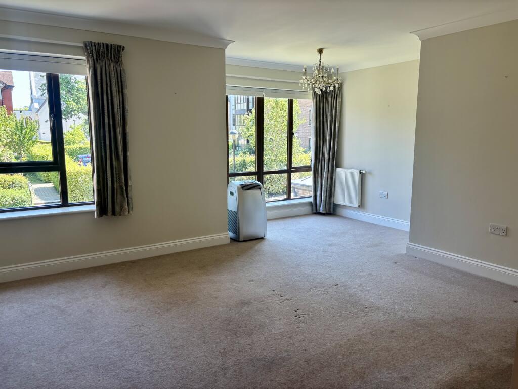 Apartment in Redhill - View 5