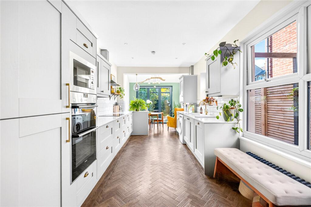 House in London, Higham Hill - View 3