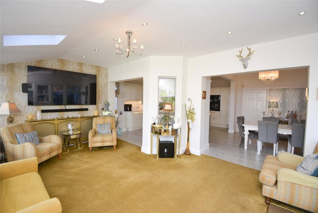 House in Wirral, Liverpool City Region - View 5