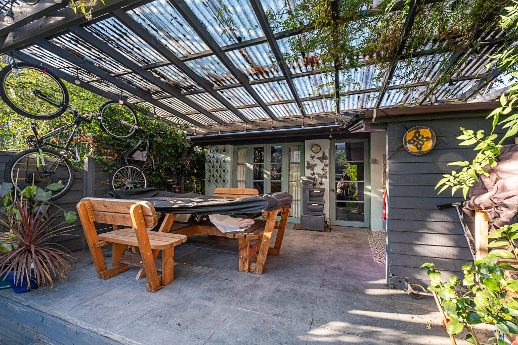 House in London, Merton - View 5