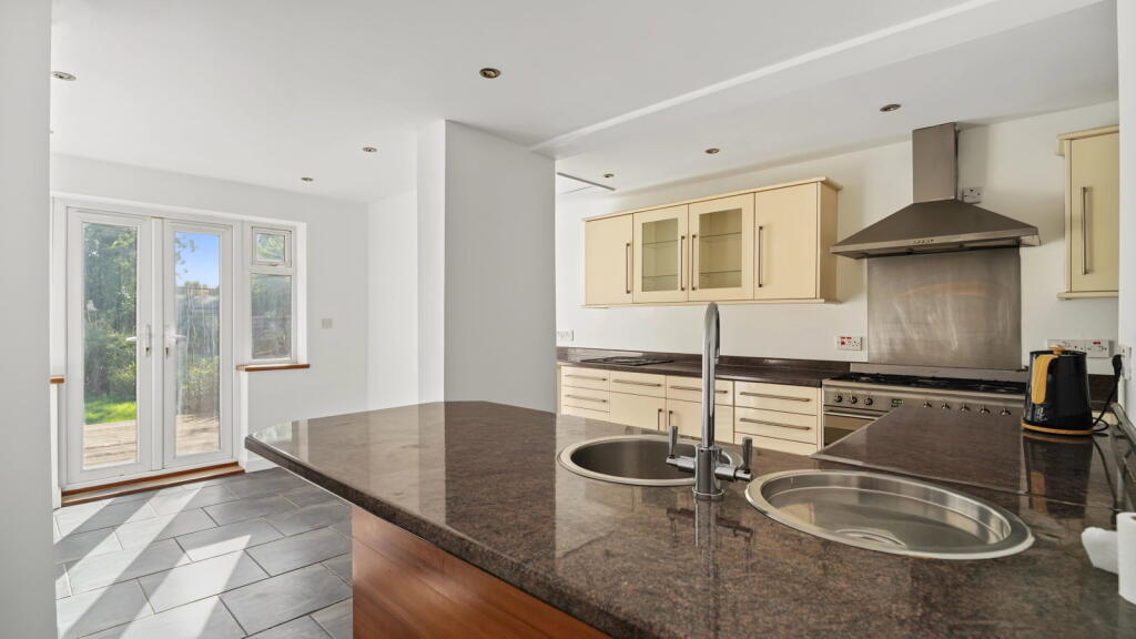 House in Solihull, Shirley - View 2